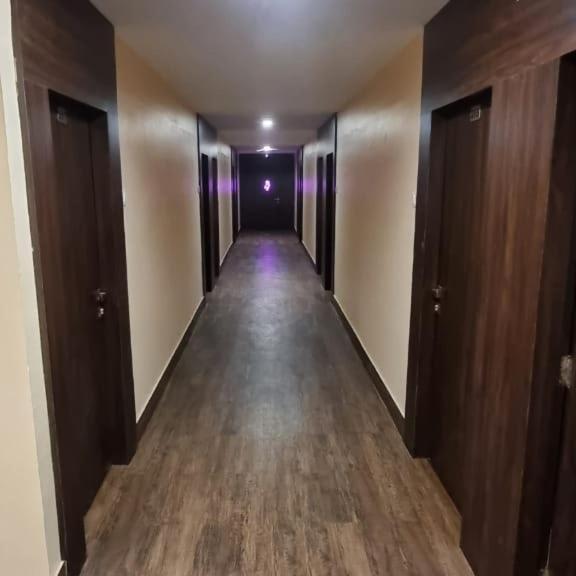 Hotel Flamingo Gāndhīdhām エクステリア 写真